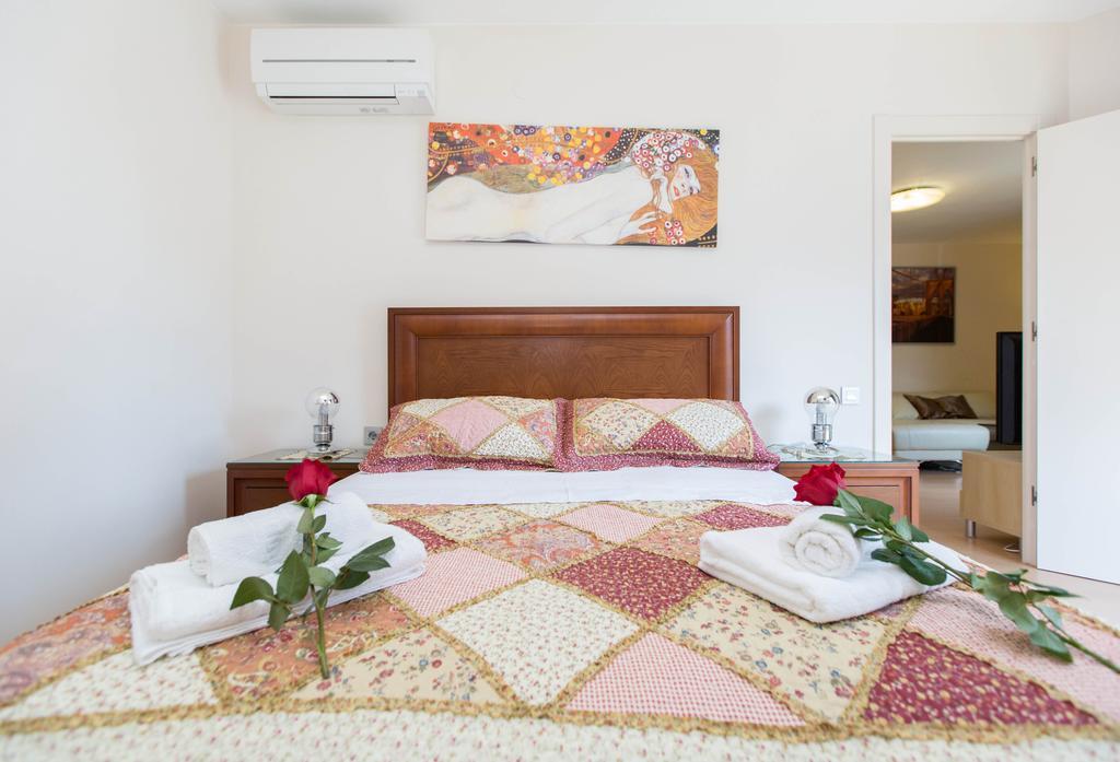 Stay Barcelona Central Apartments Exterior photo